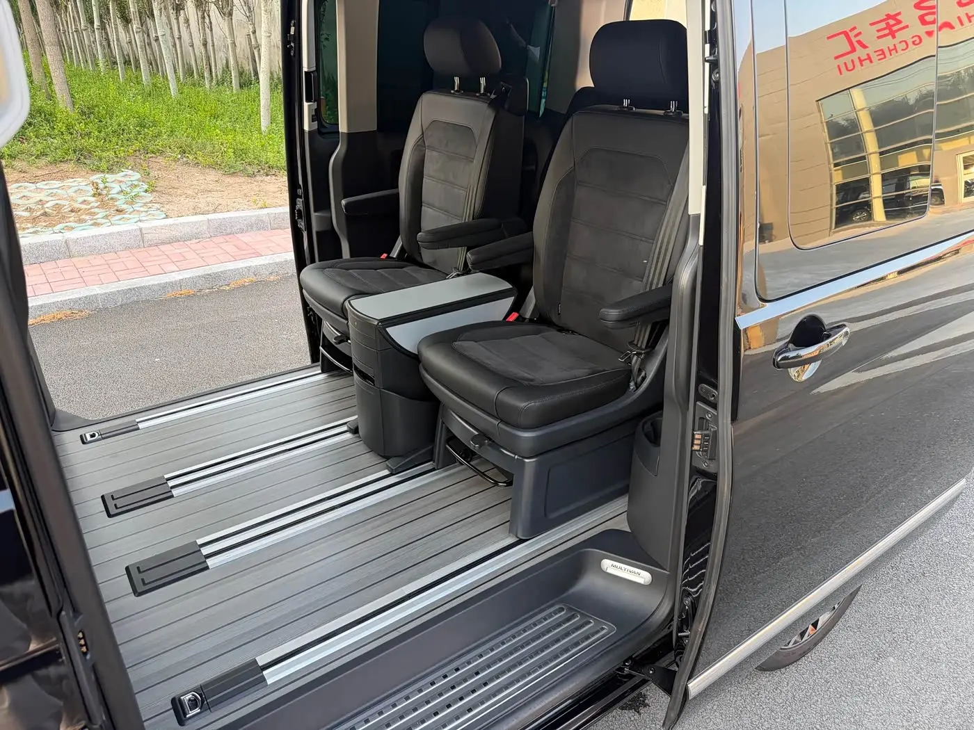 Volkswagen Multivan 2019 — Фото 17/20