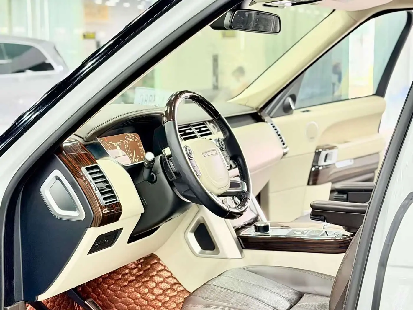 Land Rover Range Rover 2017 — ფოტო 4/9