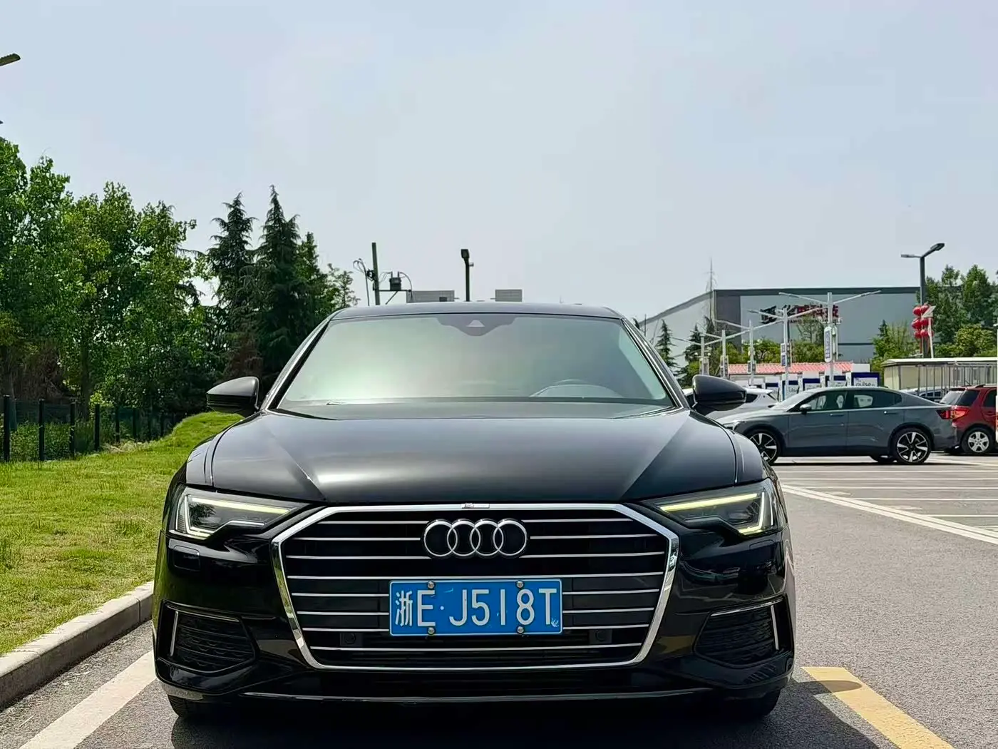 Audi A6L 2020 — Photo 2/13