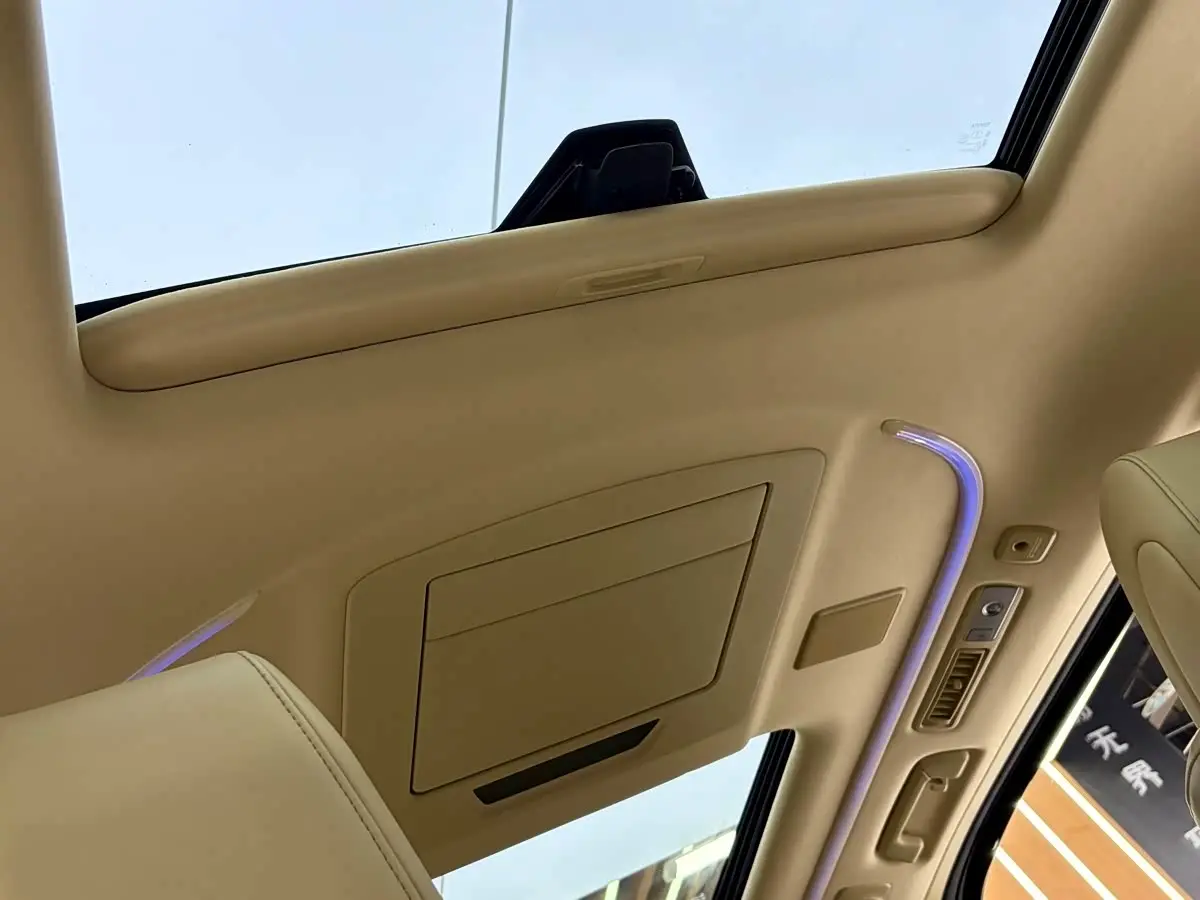 Toyota Vellfire 2022 — Photo 20/20