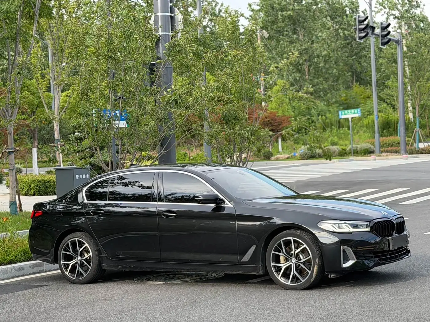 BMW 5 Series 2021 — Photo 3/9