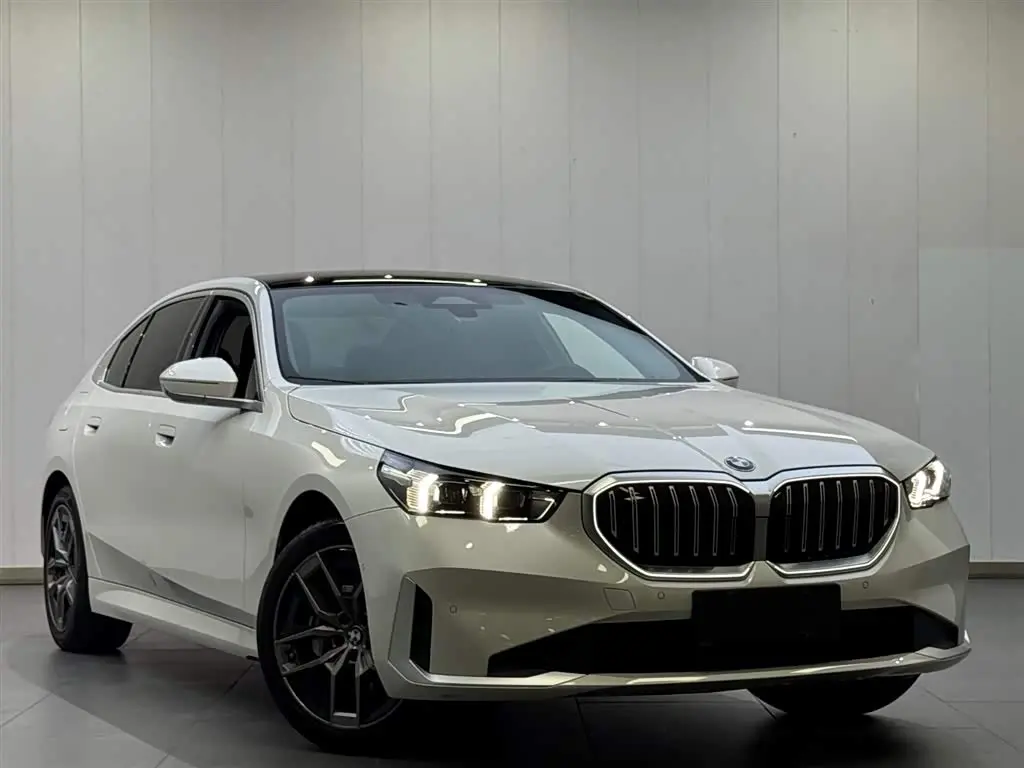 BMW 5 Series 2024 — Şəkil 3/17