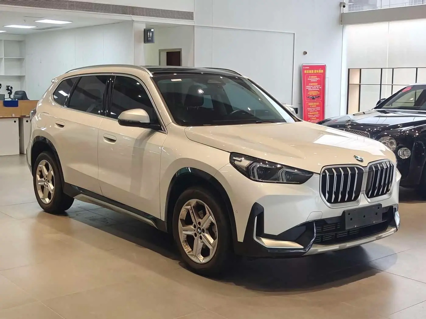 BMW X1 2023 — Фото 3/20
