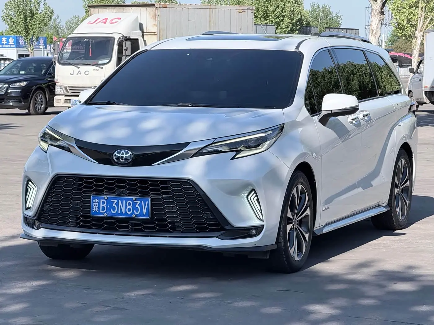 Toyota Granvia 2023 — Şəkil 1/11