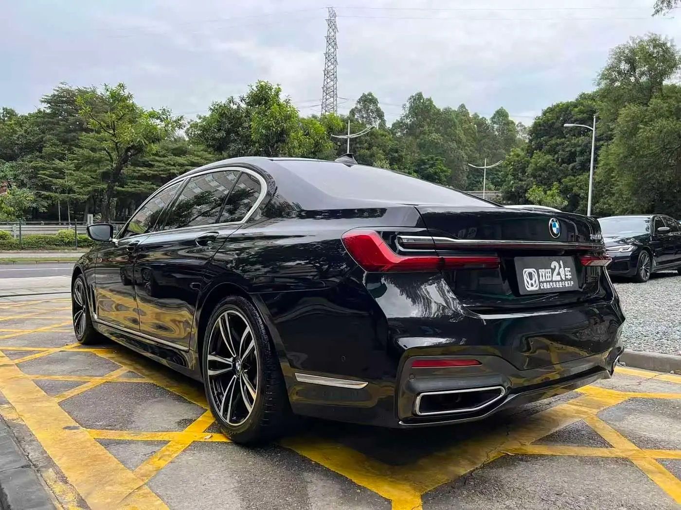BMW 7 Series 2021 — Photo 6/18