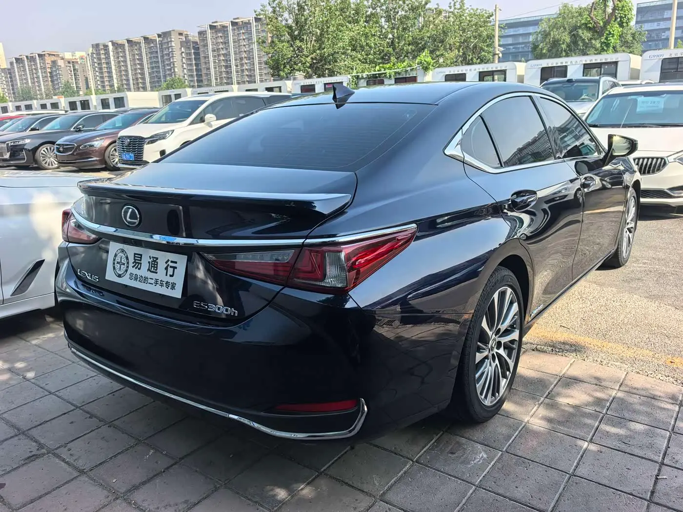 Lexus ES 2018 — Фото 15/16