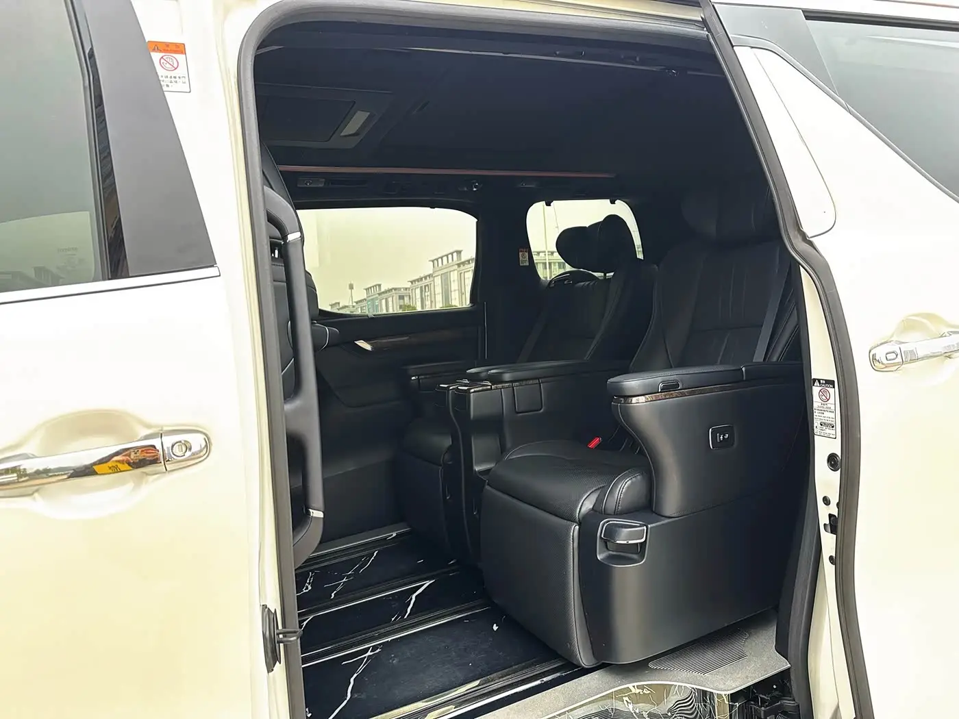 Toyota Alphard 2022 — Şəkil 6/9