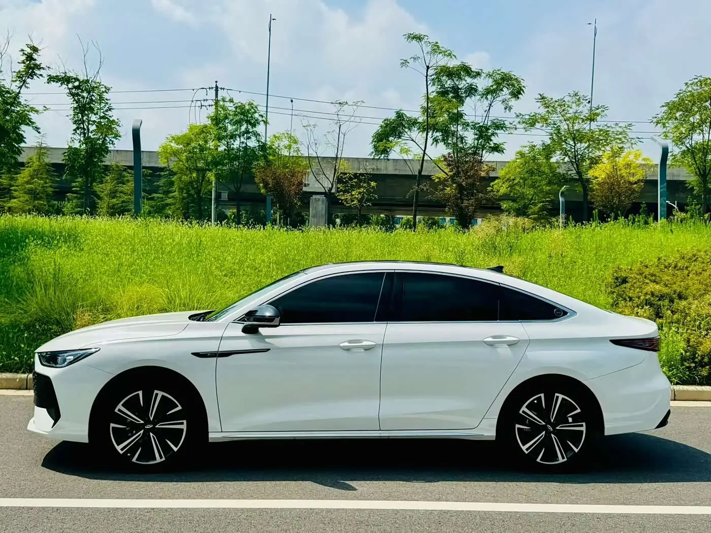 Chery Arrizo 8 PRO 2025 — Фото 3/9