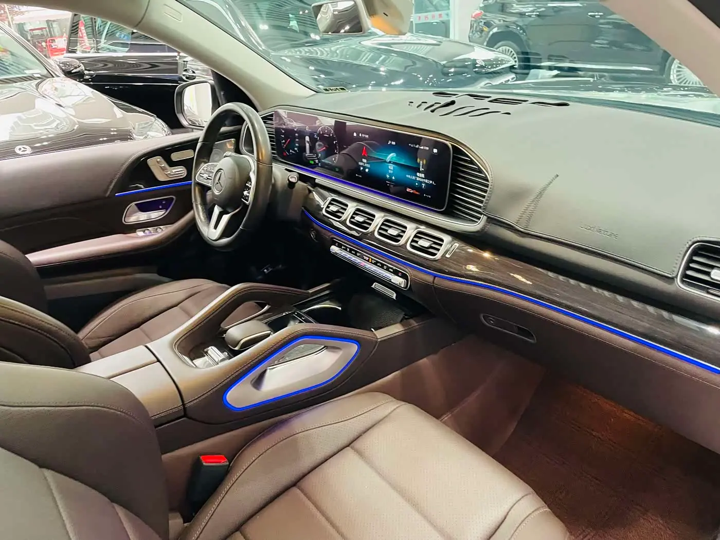 Mercedes-Benz GLS 2020 — Photo 15/20