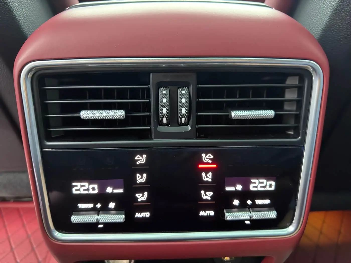 Porsche Cayenne 2019 — Photo 19/20