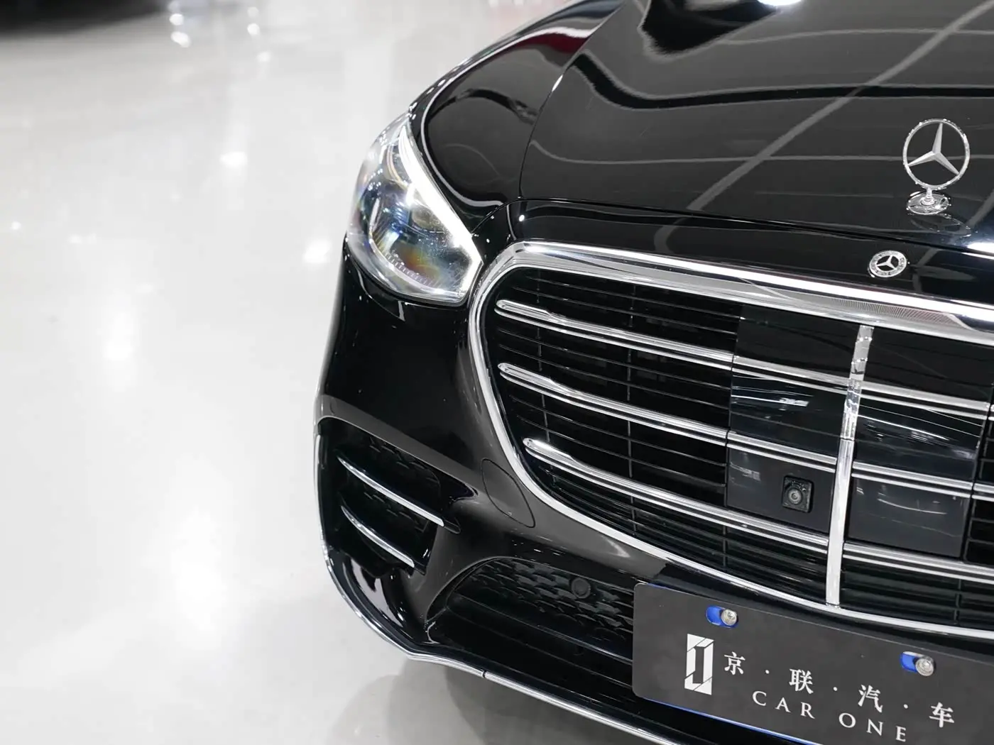 Mercedes-Benz S-Class 2023 — Photo 3/20