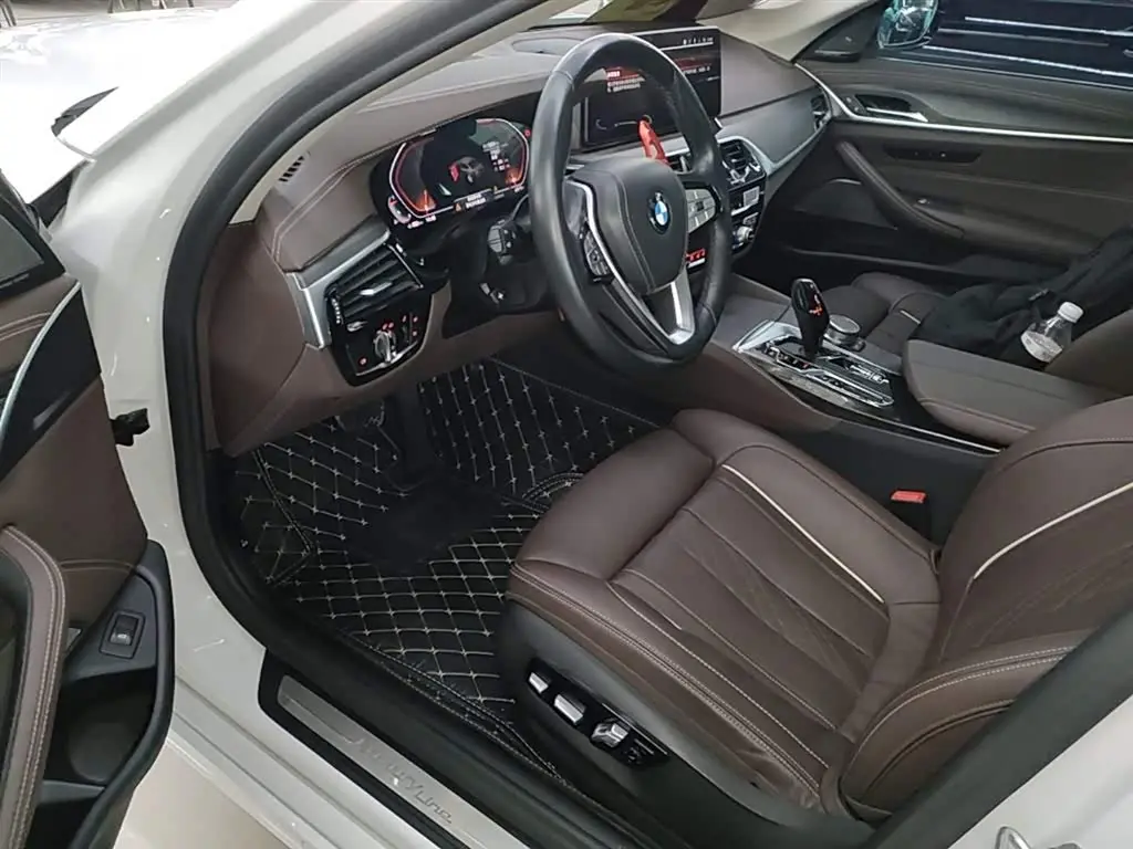 BMW 5 Series 2021 — Şəkil 16/20