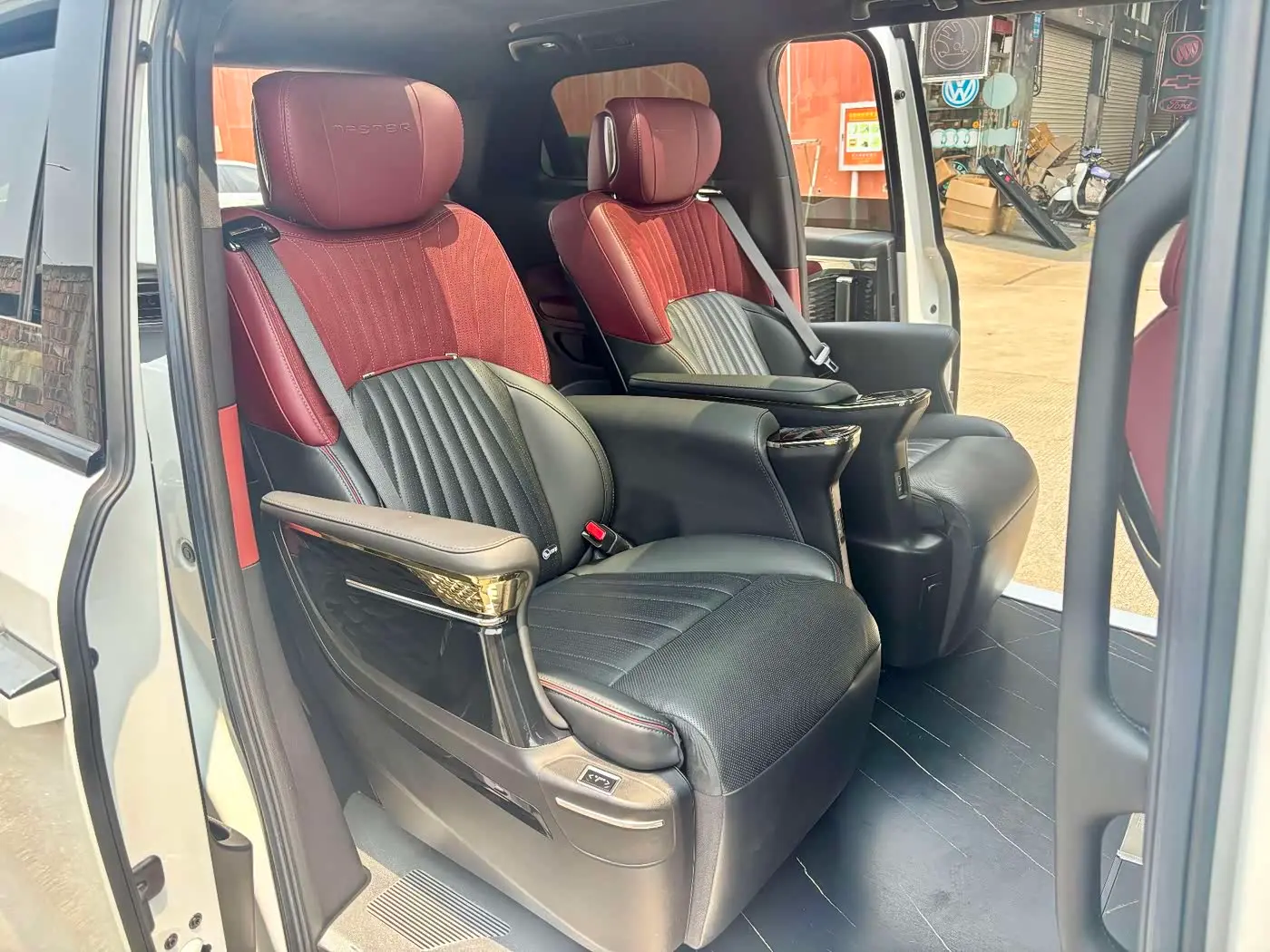 GAC Trumpchi Trumpchi M8 2024 — Şəkil 12/16