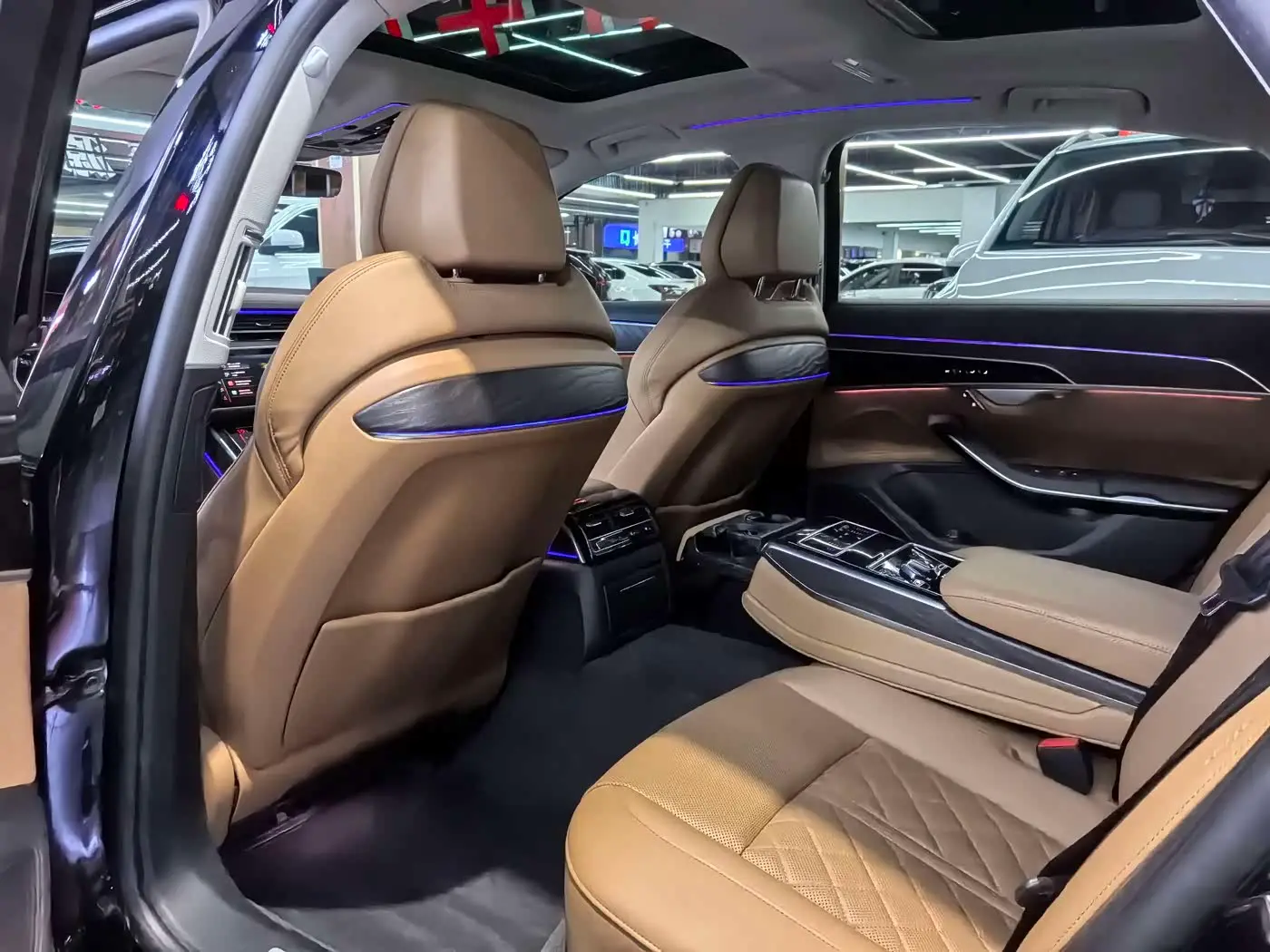Audi A8 2022 — Photo 8/14