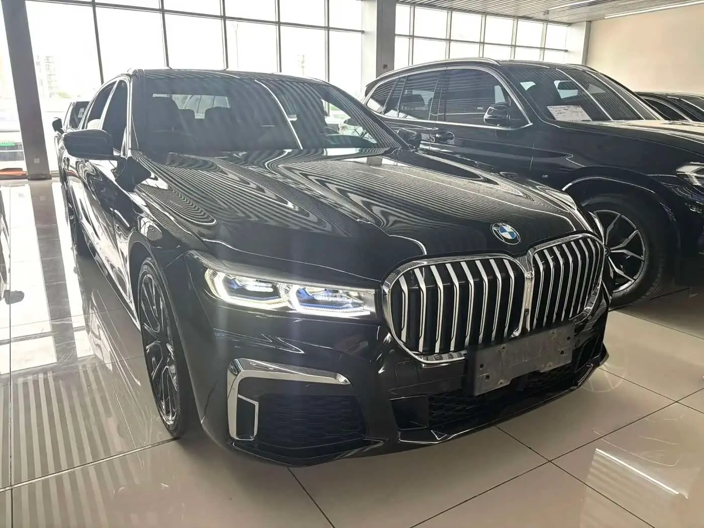 BMW 7 Series 2019 — Photo 3/9