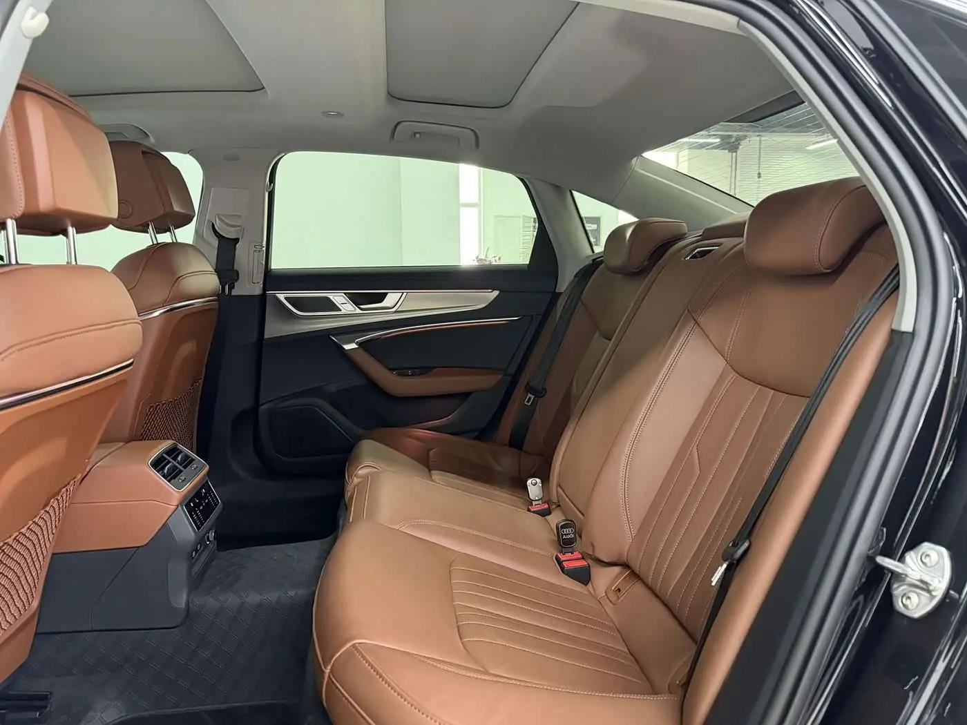 Audi A6L 2024 — Şəkil 13/19