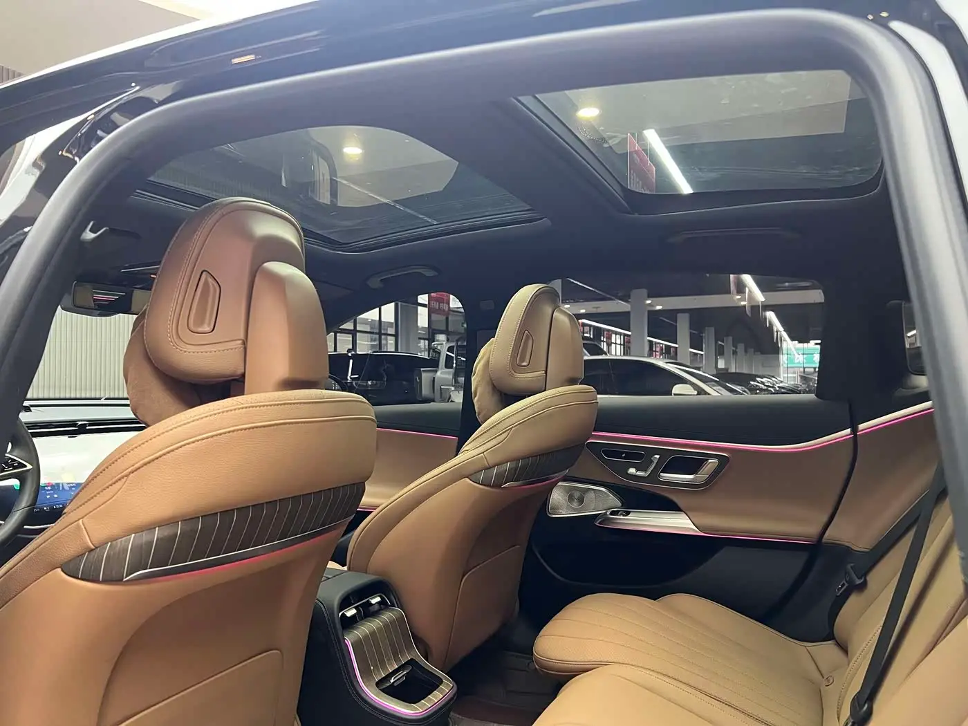 Mercedes-Benz E-Class 2024 — Фото 12/17
