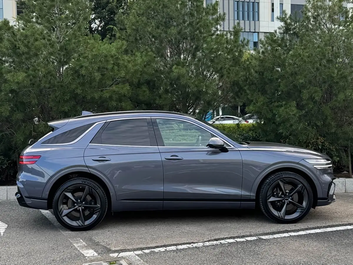 Genesis GV70 2025 — Photo 5/18