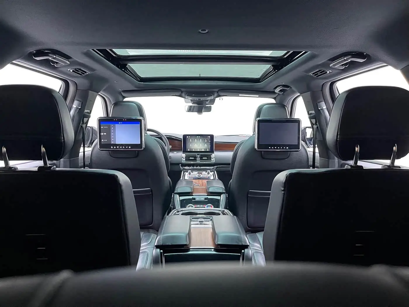 Lincoln Navigator 2018 — Фото 8/14
