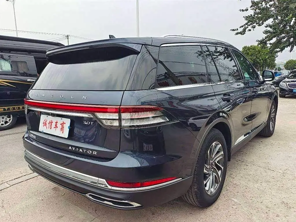 Lincoln Aviator 2023 — Şəkil 16/18