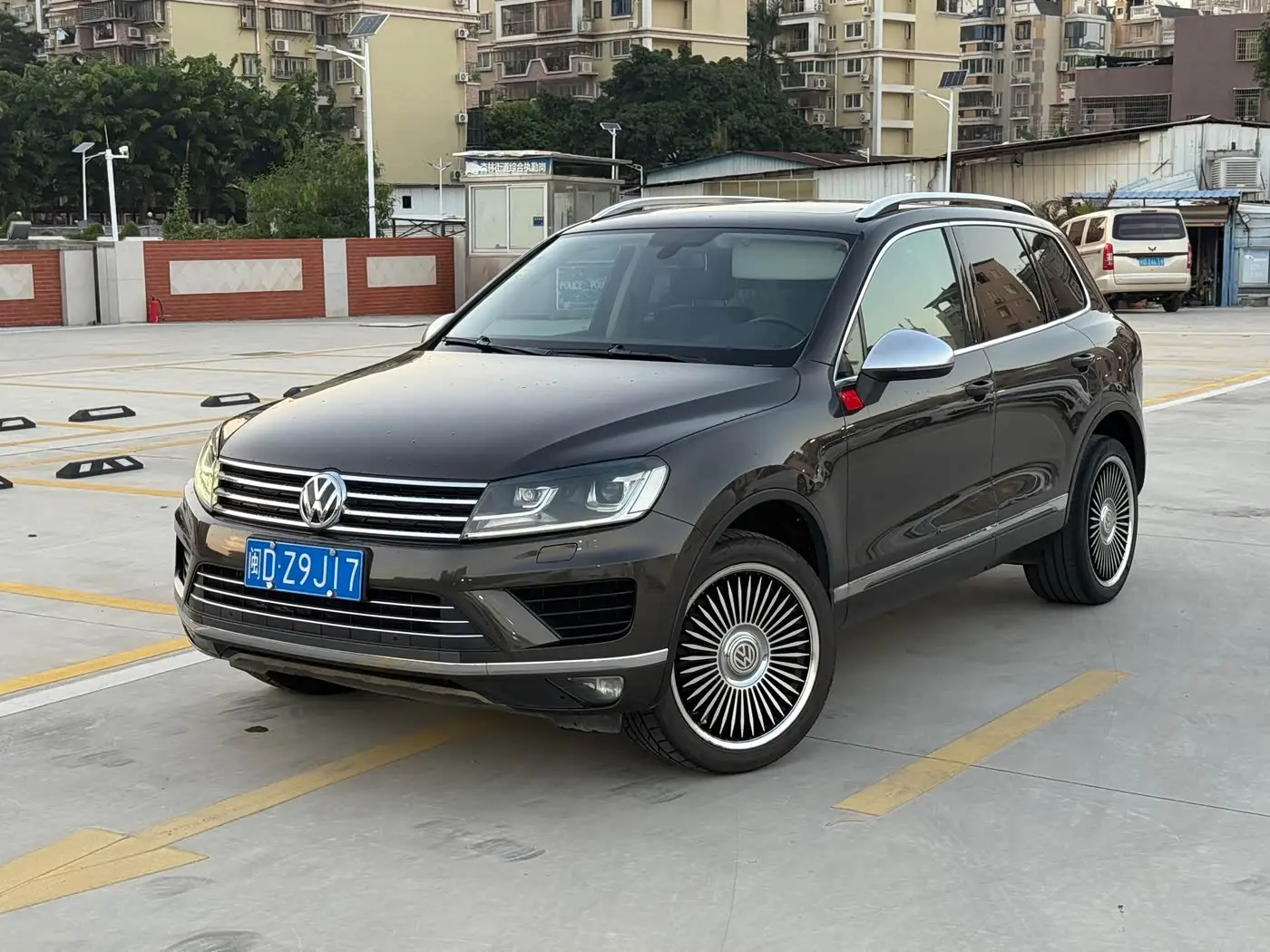 Volkswagen Touareg 2016 — Фото 1/9