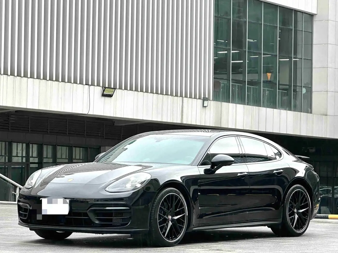 Porsche Panamera 2021 — Photo 1/14