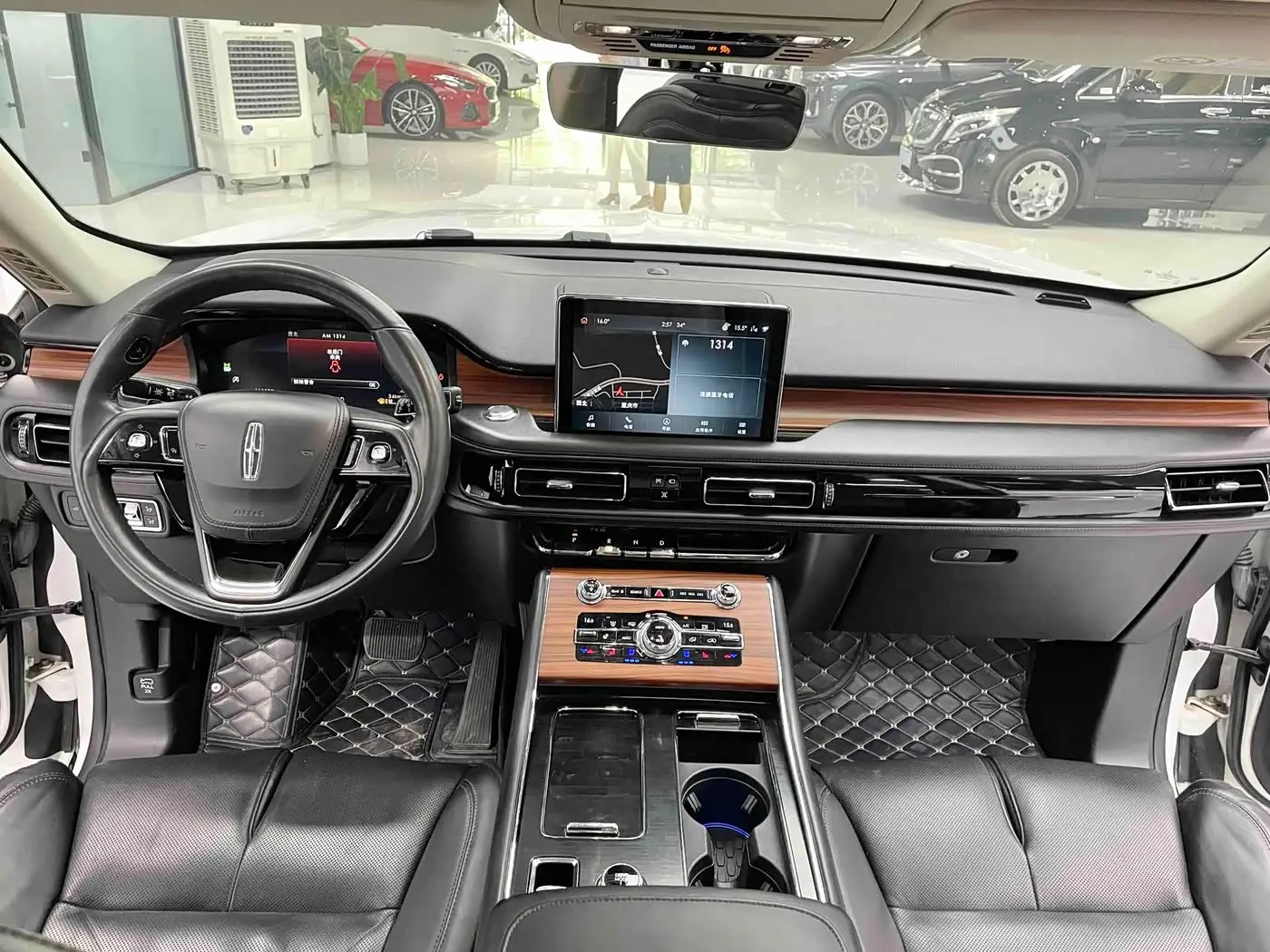 Lincoln Aviator 2020 — Photo 4/19