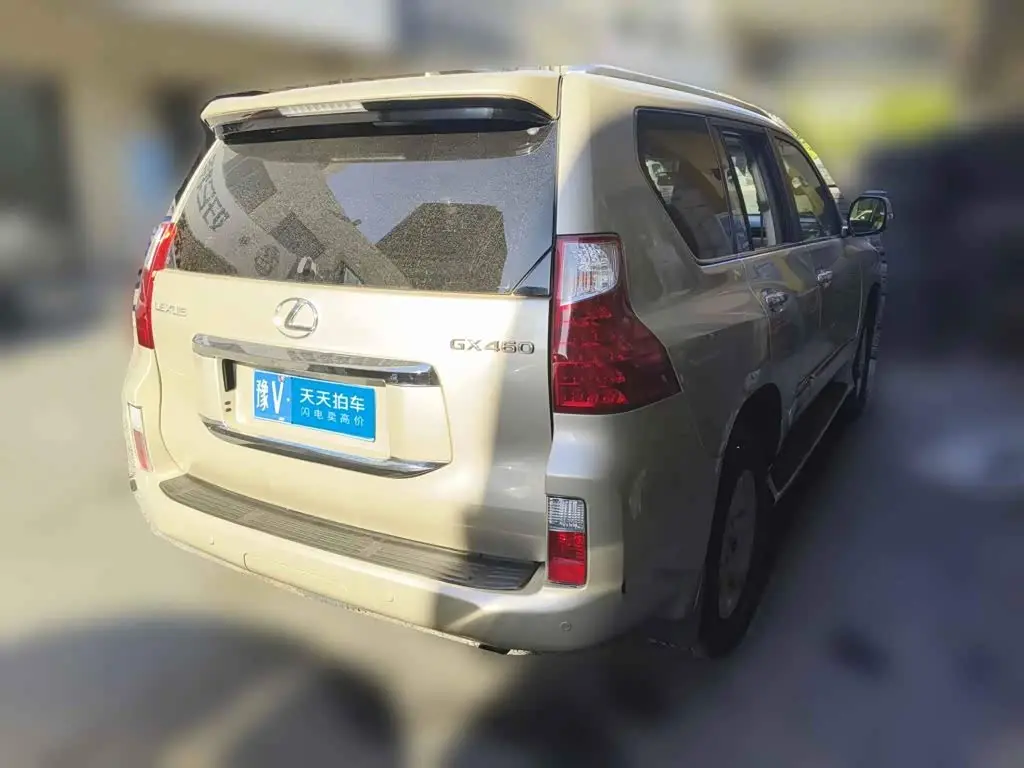 Lexus GX 2012 — Photo 2/13