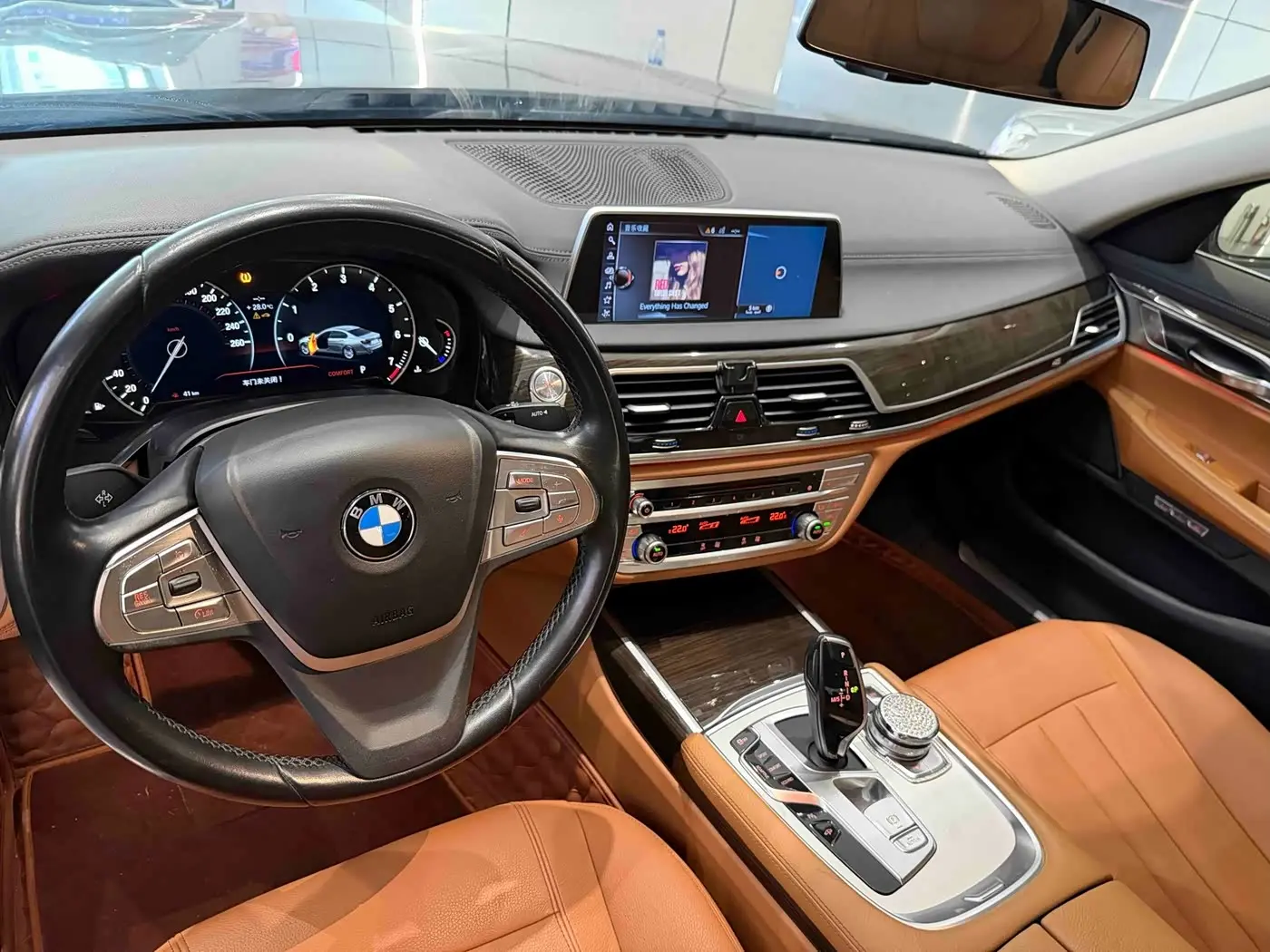 BMW 7 Series 2018 — ფოტო 7/7