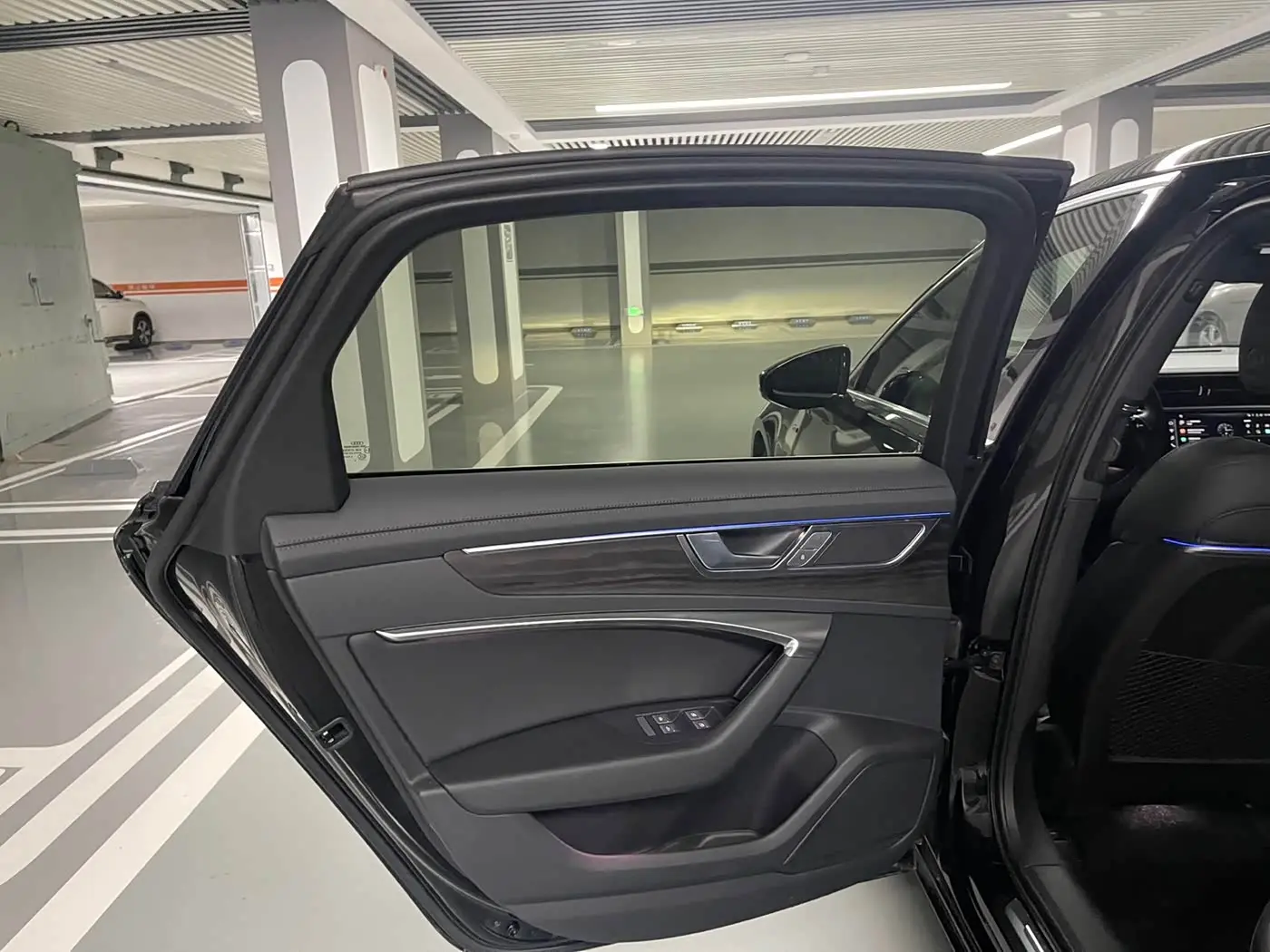 Audi A6L 2024 — Photo 12/20