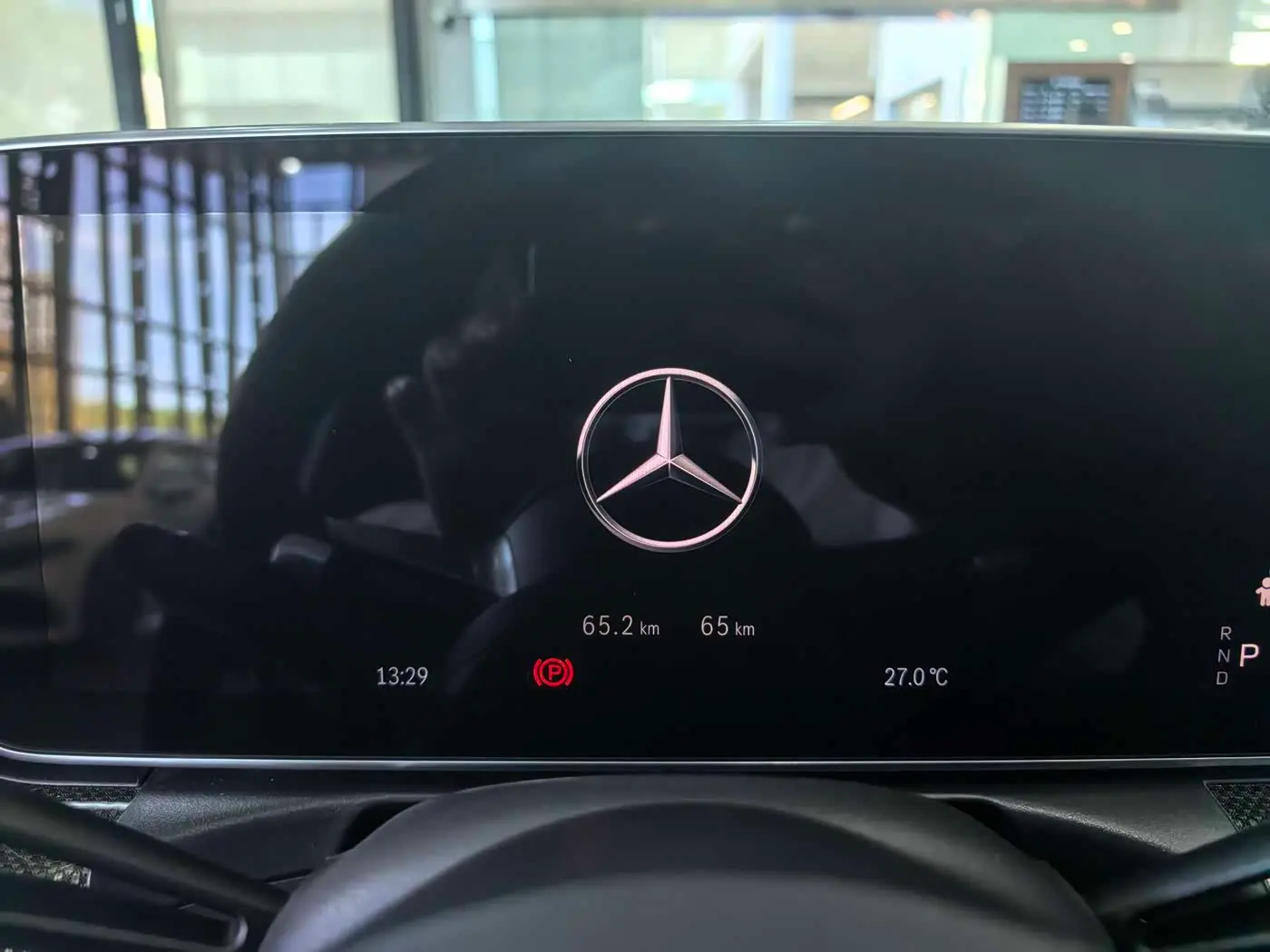 Mercedes-Benz C-Class 2026 — Photo 8/9