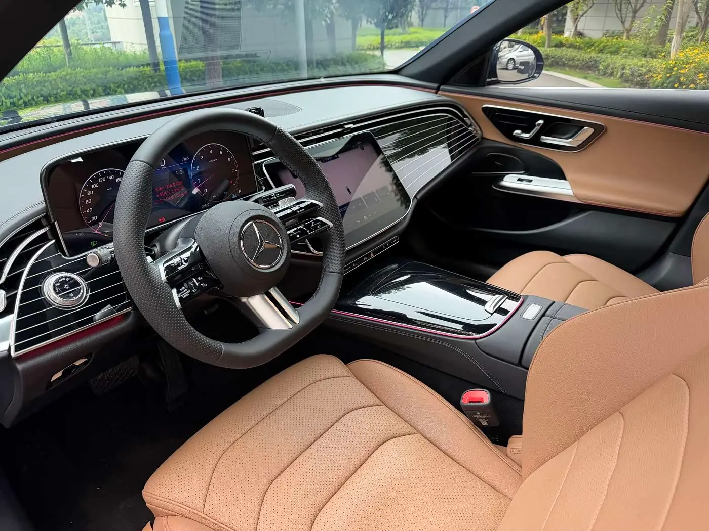 Mercedes-Benz E-Class 2023 — Фото 4/9