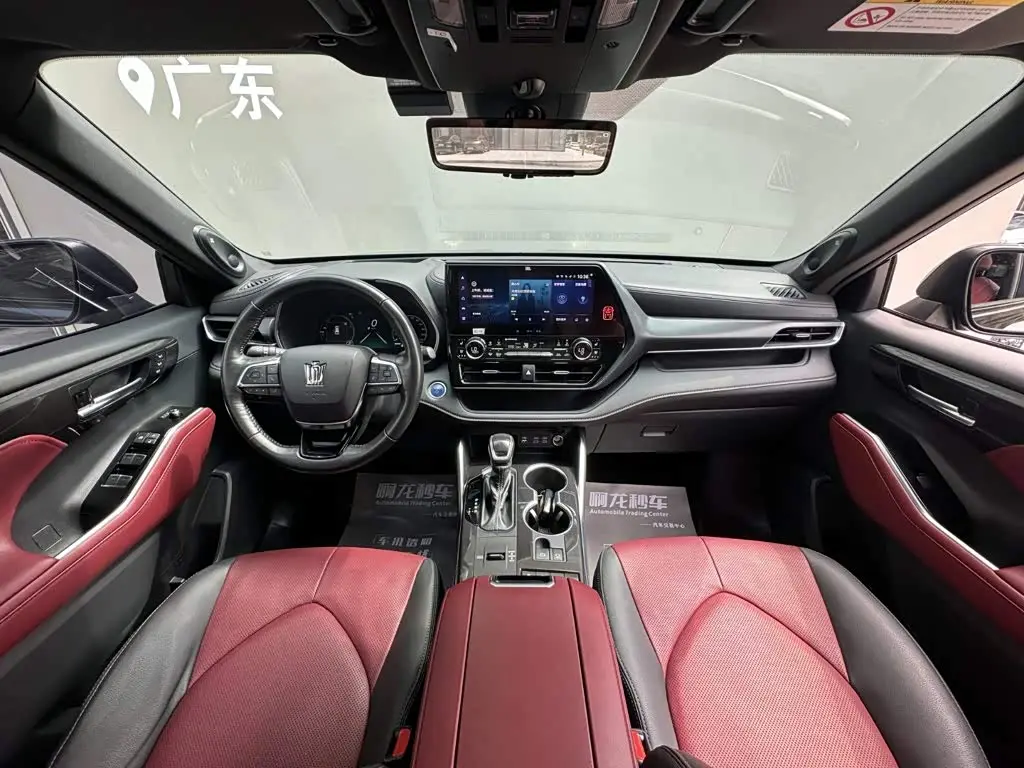 Toyota Crown Kluger 2023 — Photo 6/14