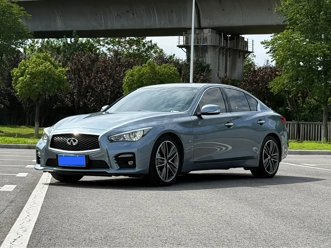 Infiniti Q50 2015 — Фото 1/18