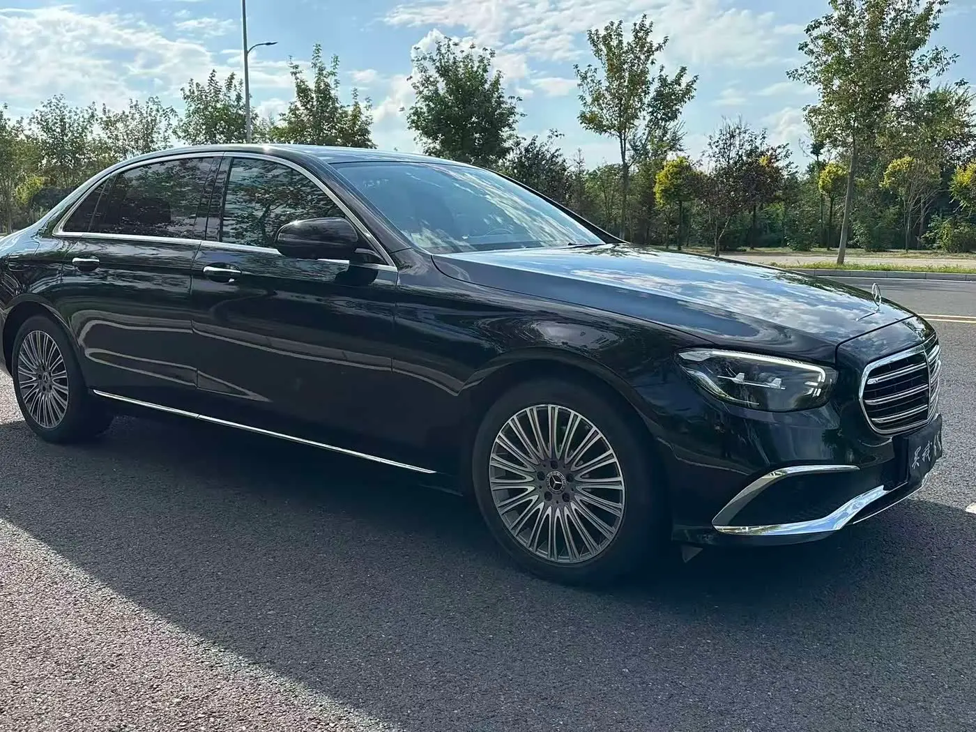 Mercedes-Benz E-Class 2023 — Photo 3/13