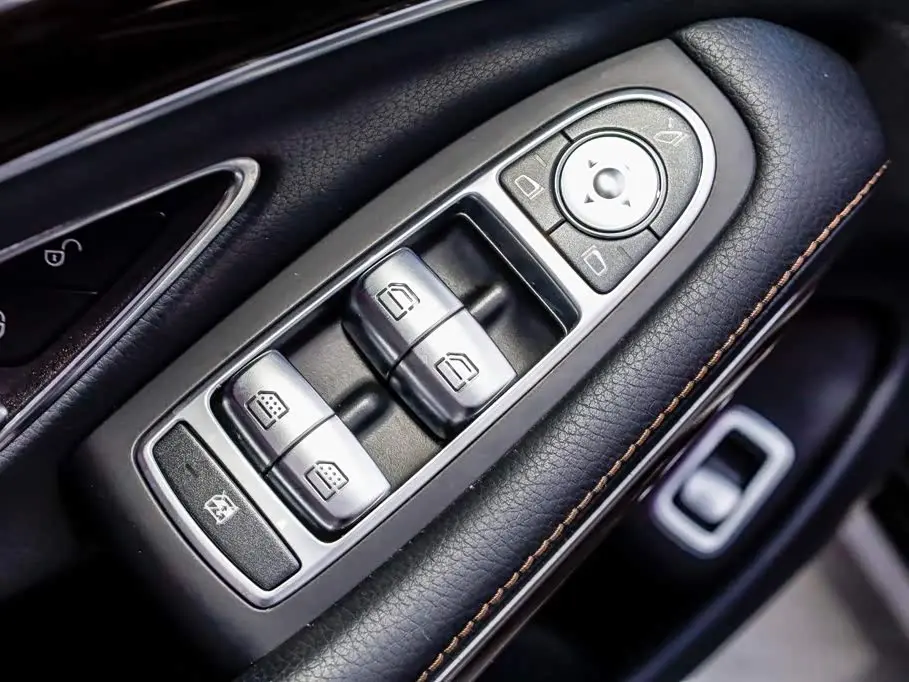 Mercedes-Benz S-Class 2020 — Photo 13/20