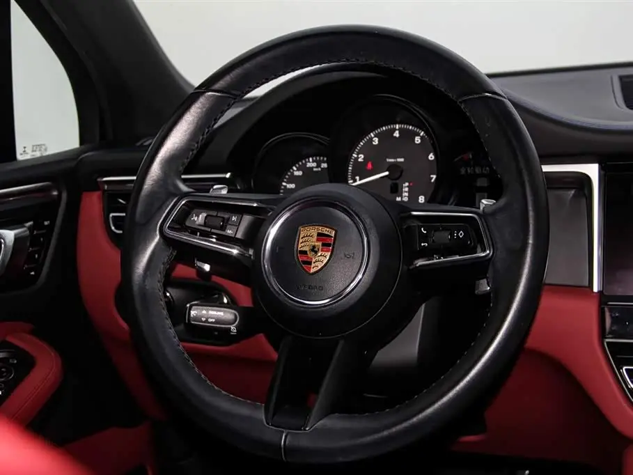 Porsche Macan 2022 — Фото 15/20