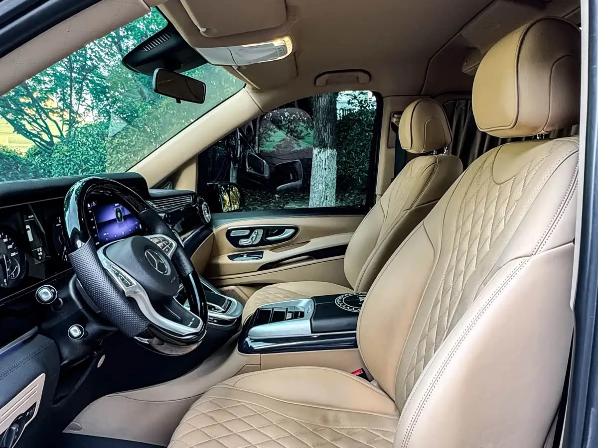 Mercedes-Benz Vito 2023 — Photo 4/20