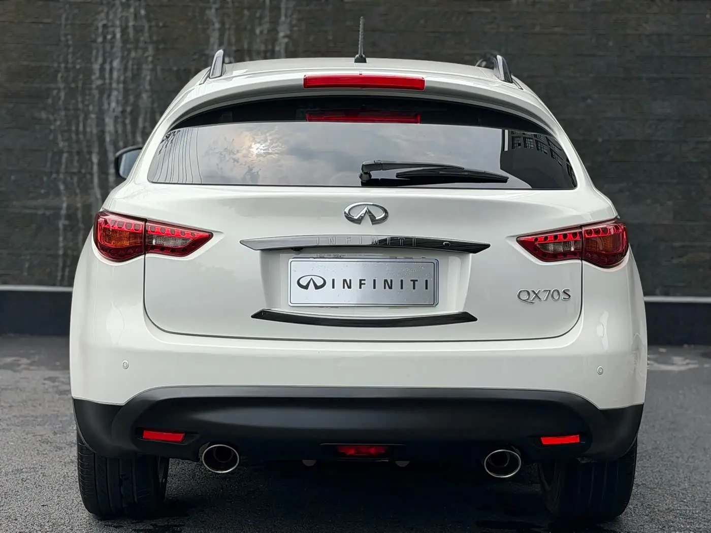 Infiniti QX70 2017 — Şəkil 9/10
