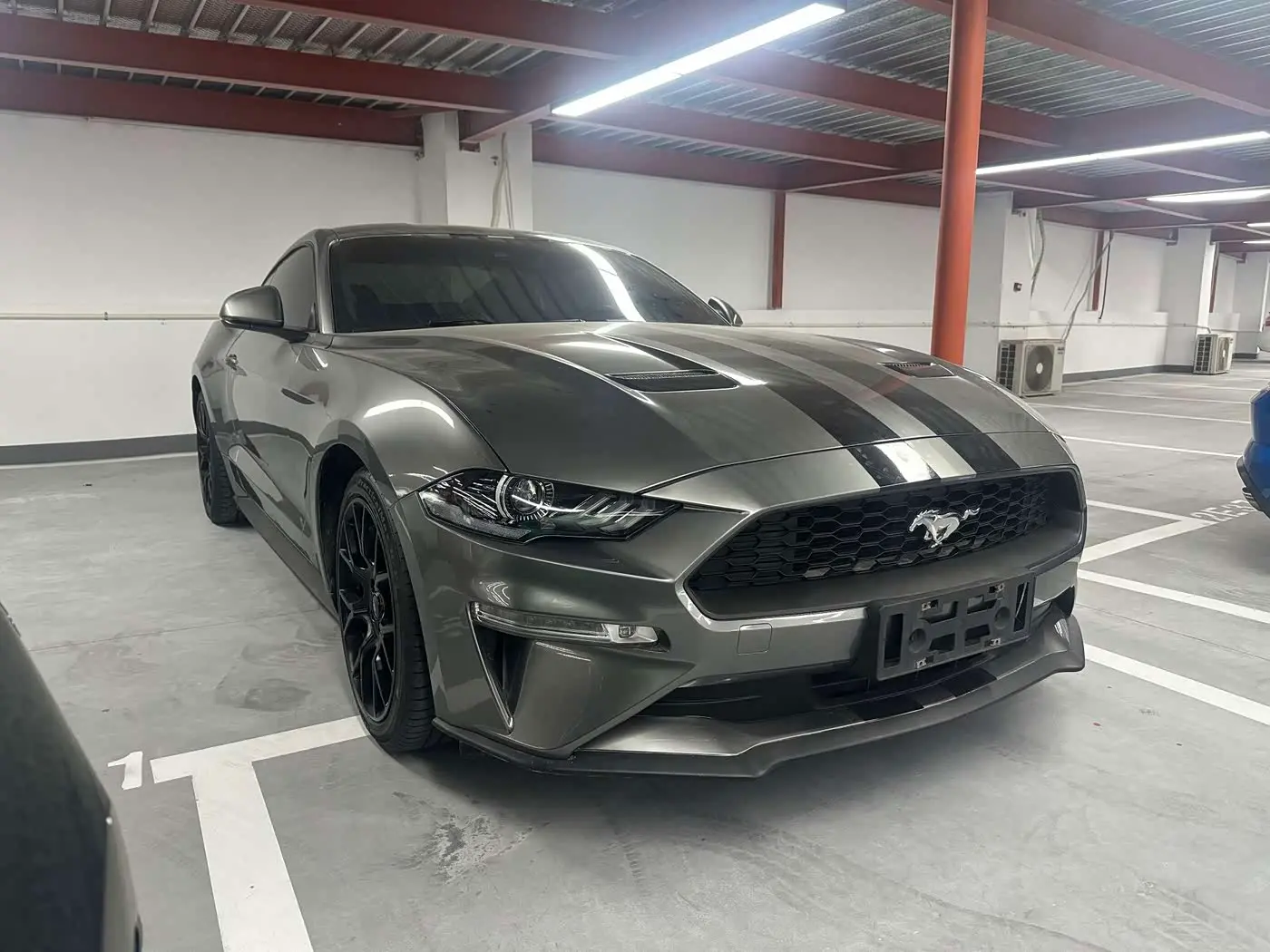 Ford Mustang 2019 — Фото 3/17