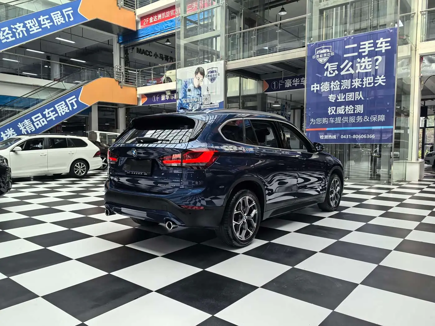 BMW X1 2021 — Фото 6/20