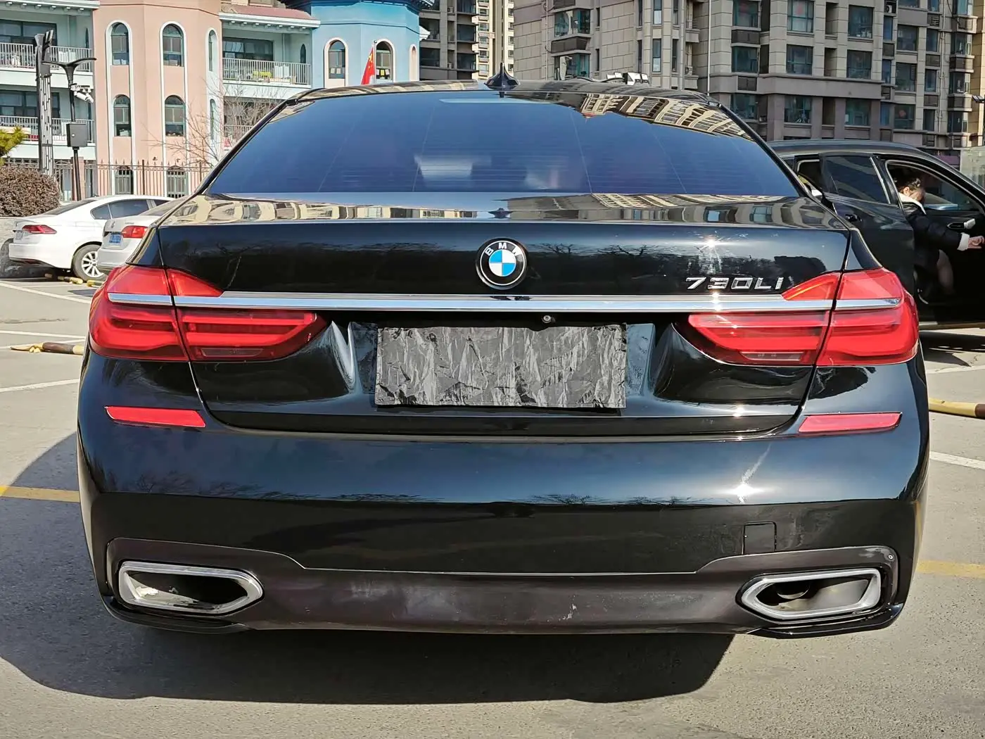 BMW 7 Series 2017 — Фото 6/14