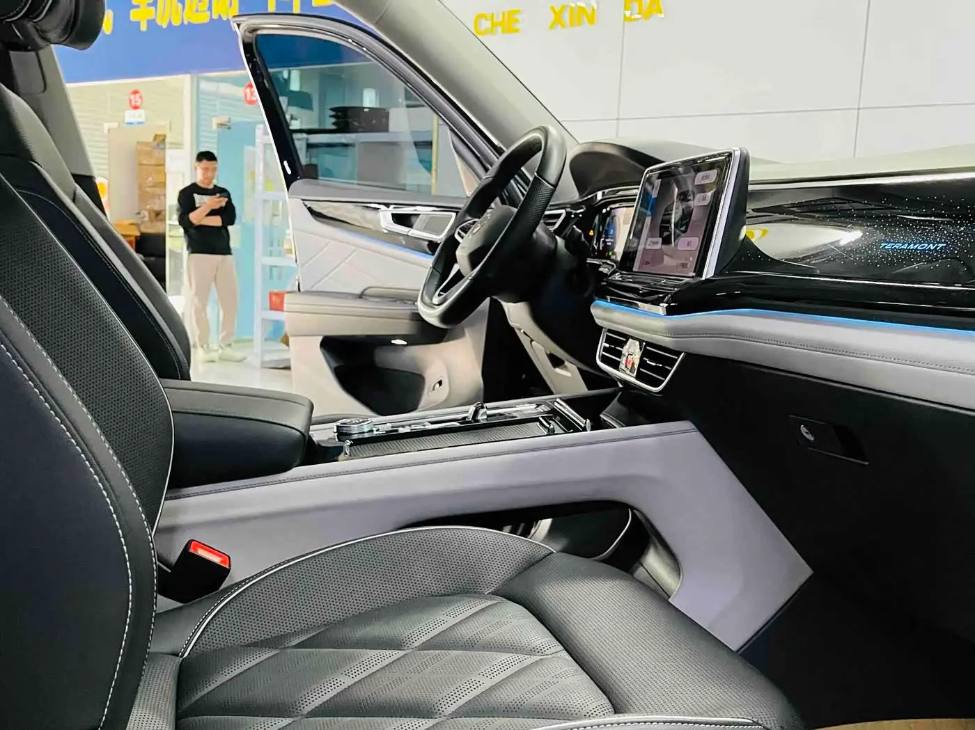 Volkswagen Teramont 2023 — Фото 6/11