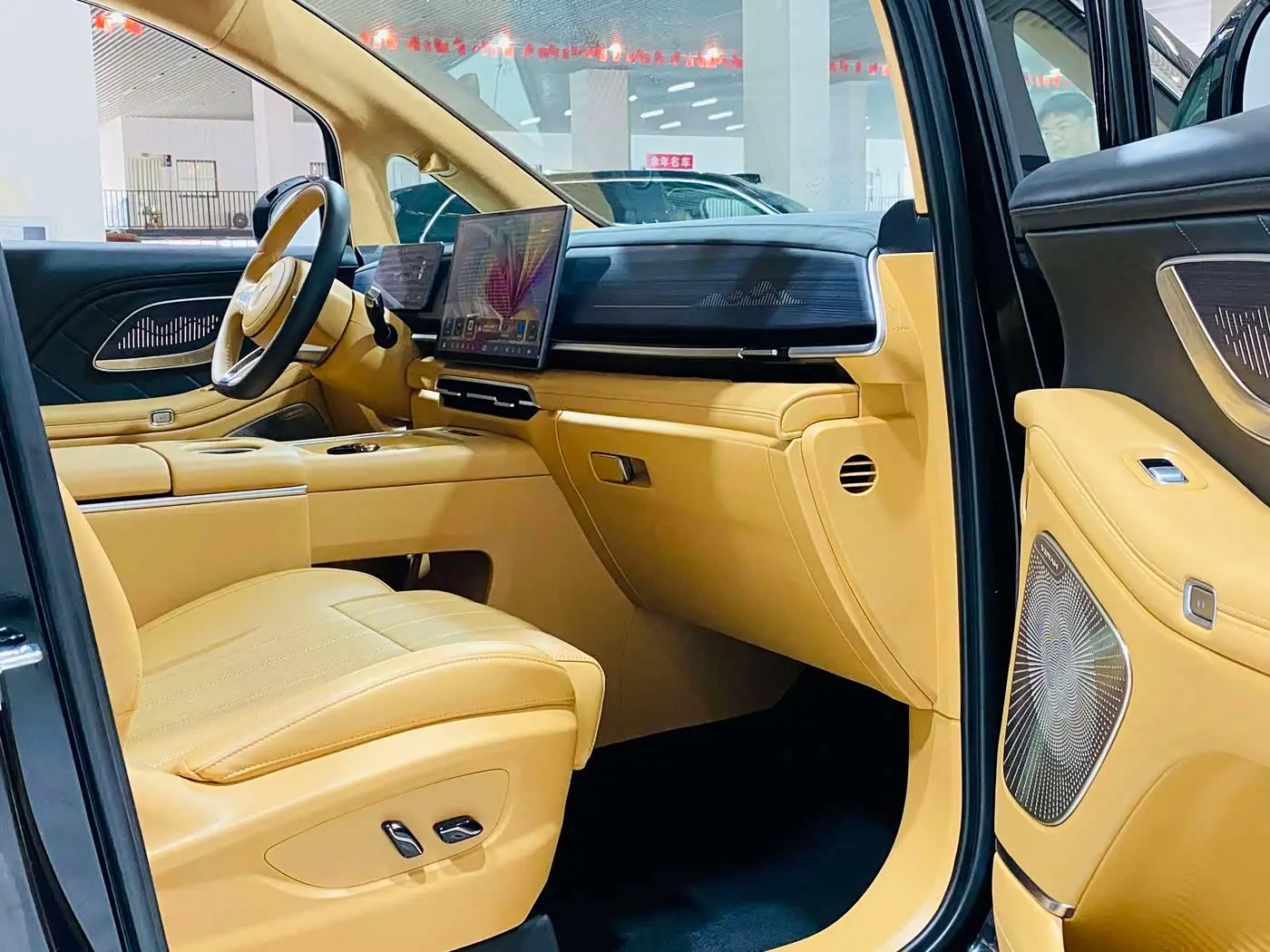 Voyah Auto Voyah Dreamer 2025 — Photo 6/20