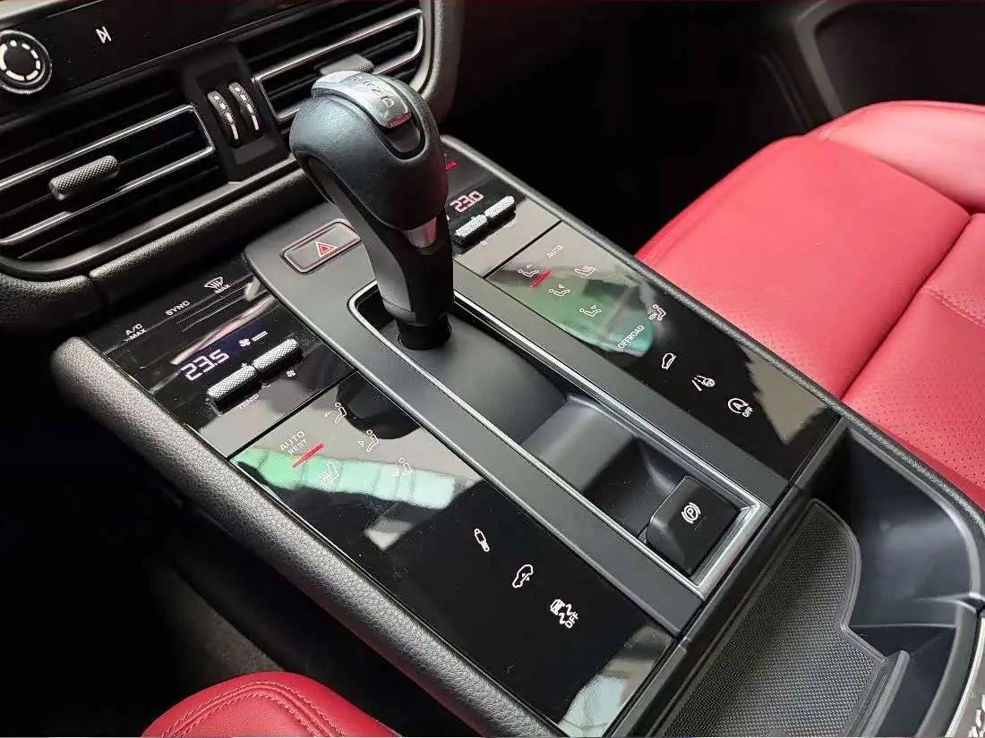 Porsche Macan 2023 — ფოტო 9/9