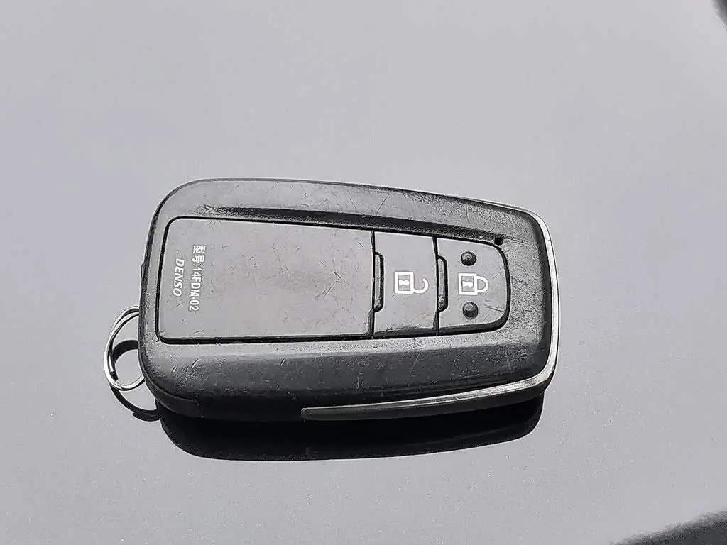 Toyota Highlander 2022 — Şəkil 19/20