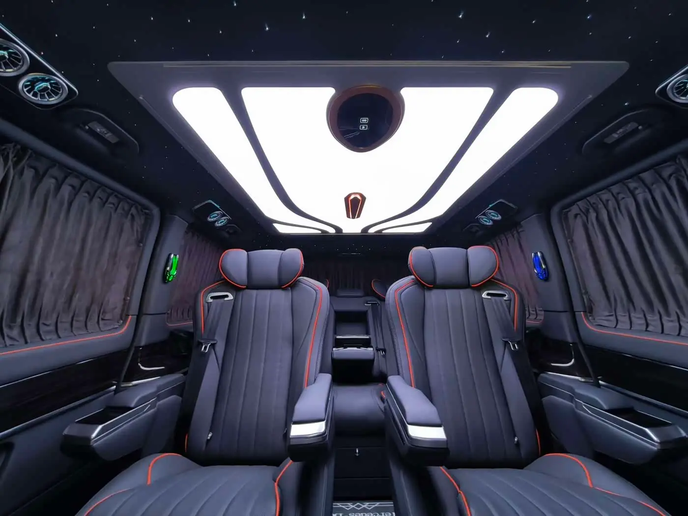 Mercedes-Benz V-Class 2020 — Photo 11/19