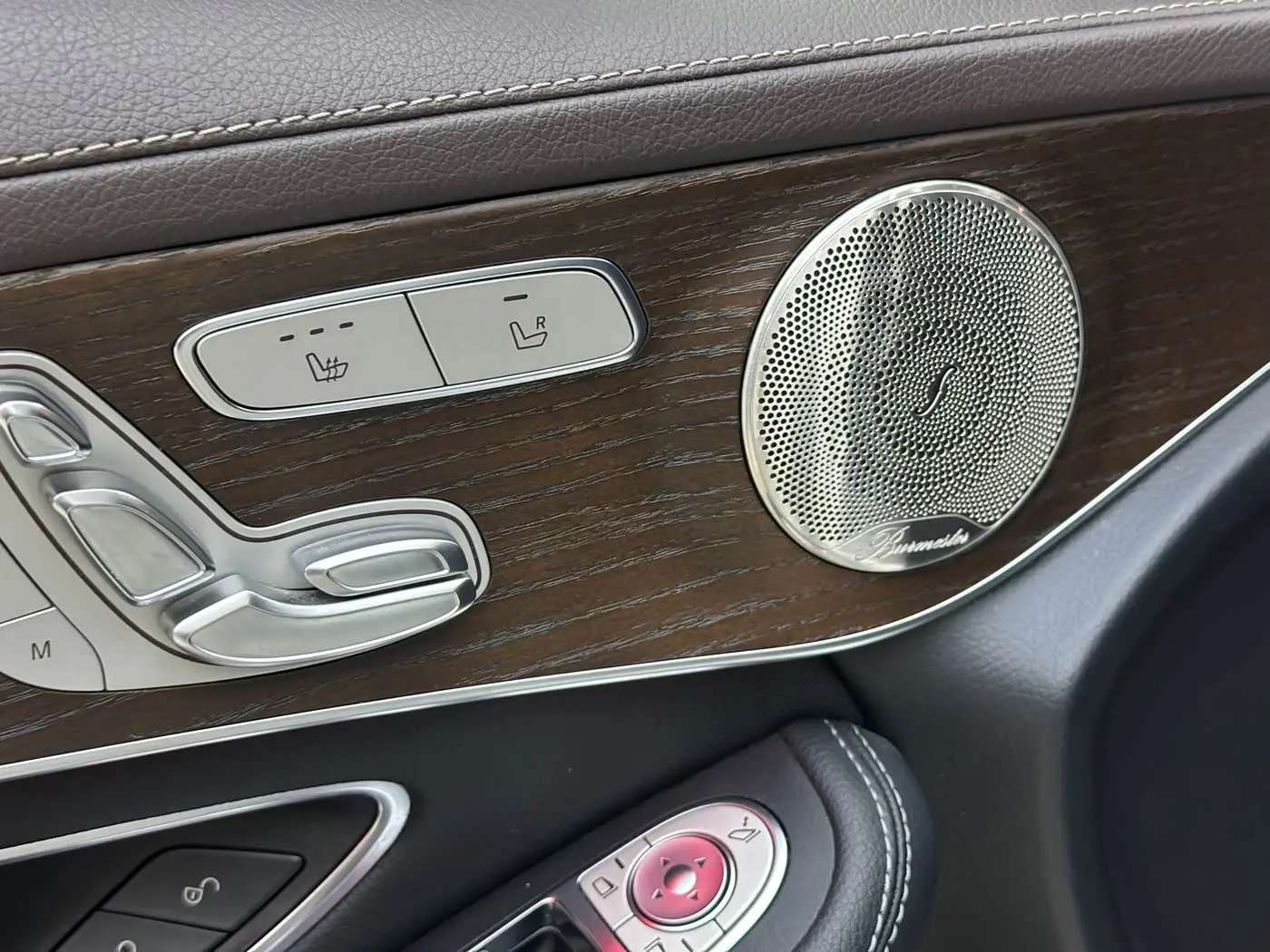 Mercedes-Benz GLC 2022 — Photo 8/20