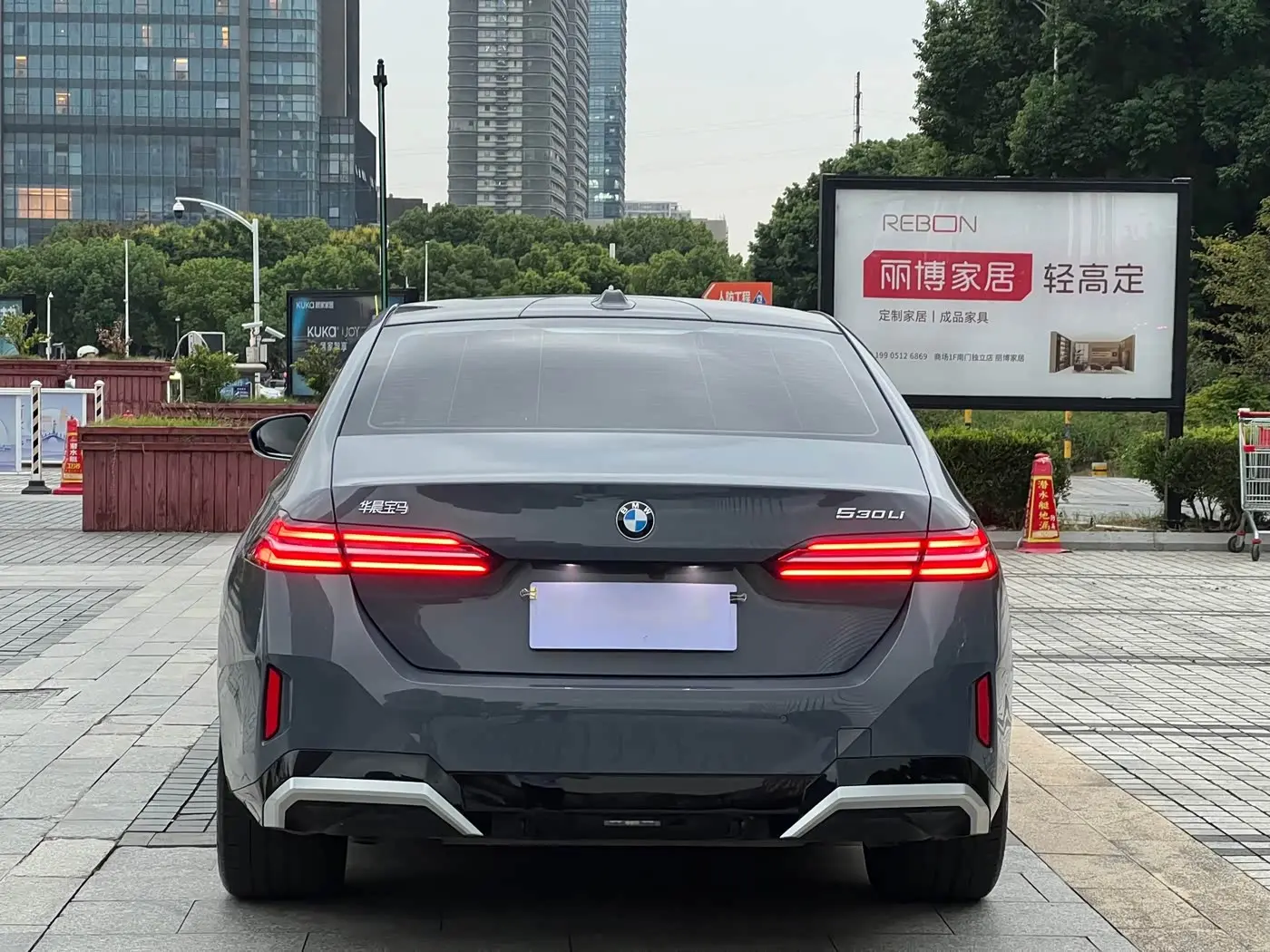 BMW 5 Series 2024 — Photo 4/9