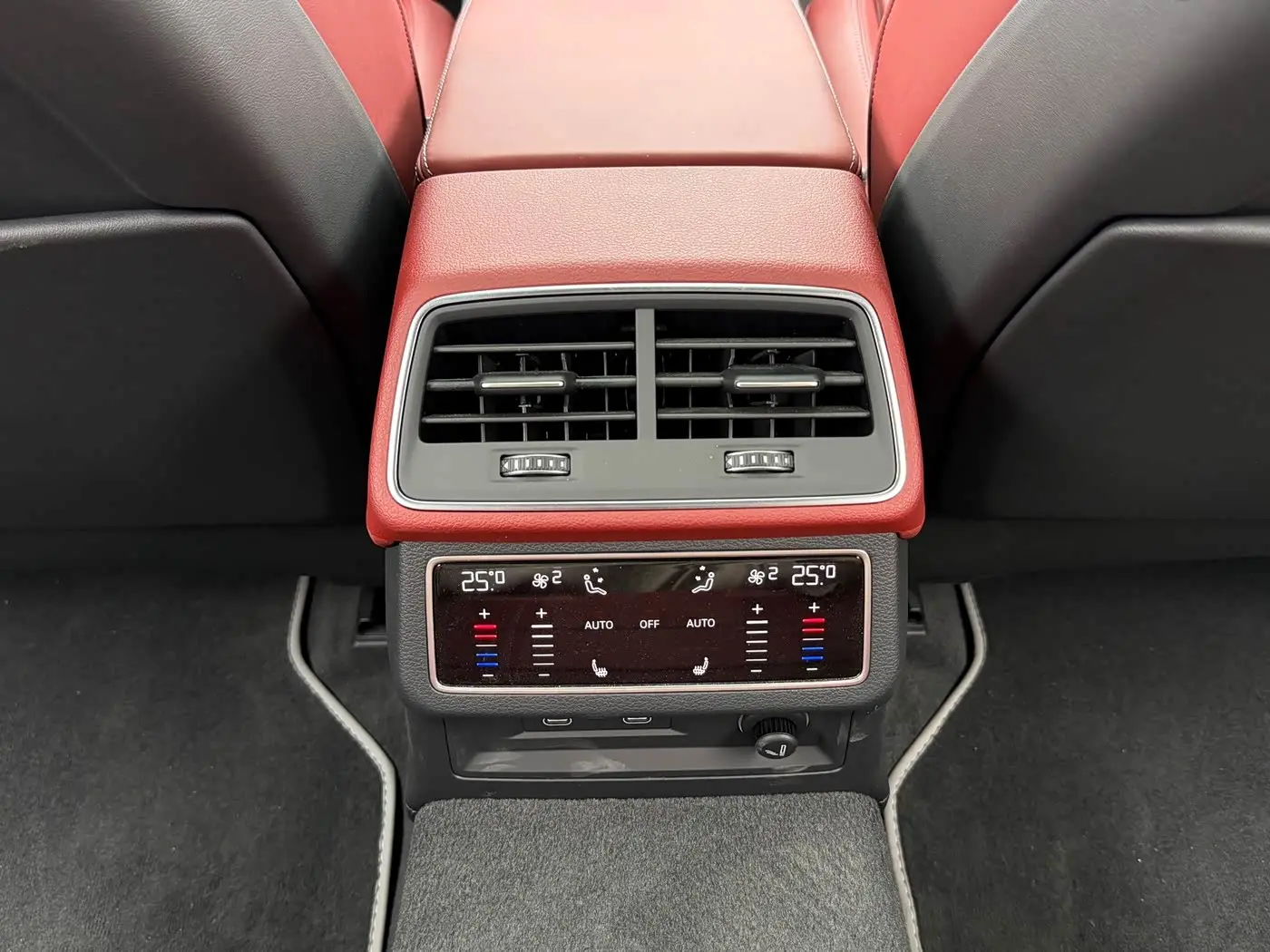 Audi A7L 2024 — Şəkil 11/17